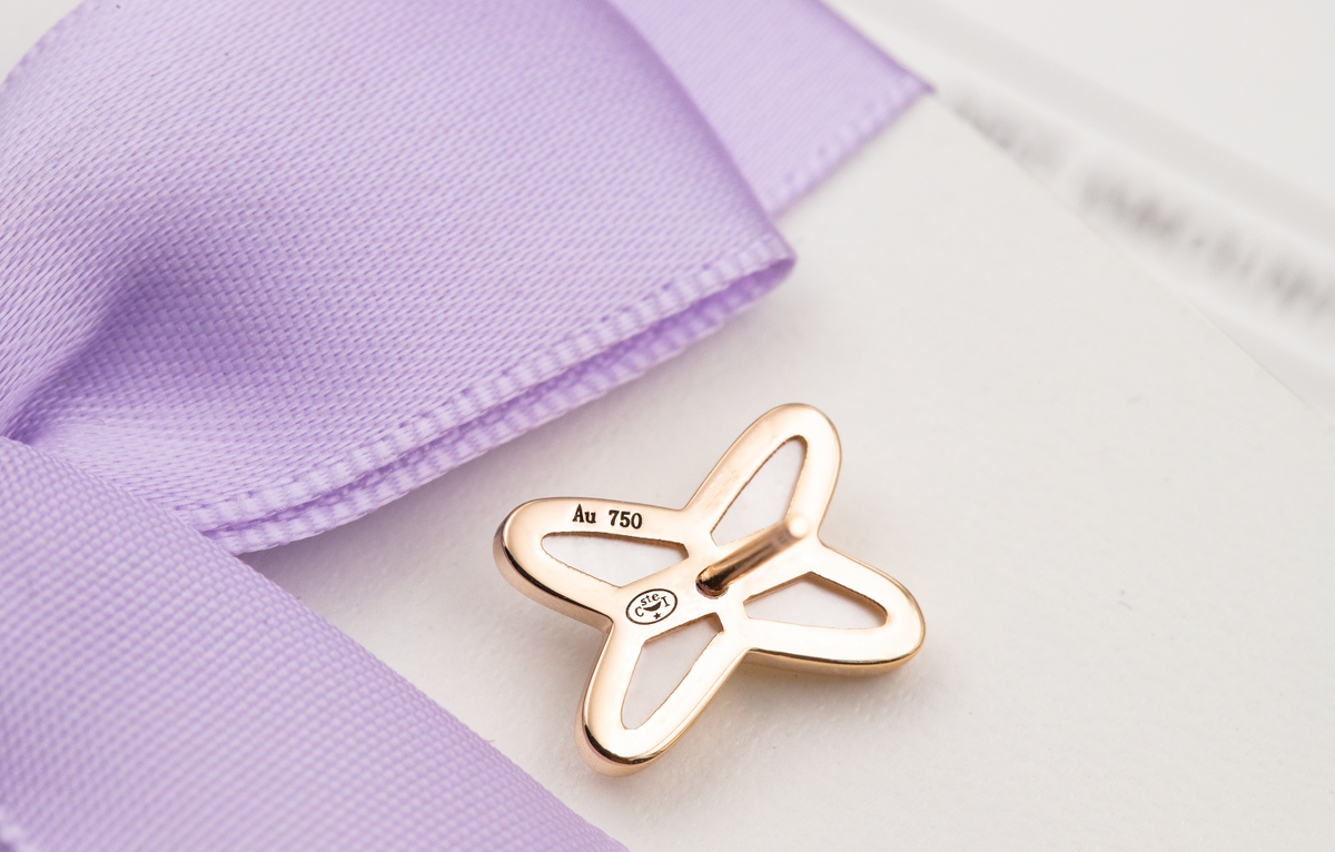 {
  "Resenly Jewelry": "レゼンリー・ジュエリー",
  "JEUX DE WHITE MOP PINK GOLD DIAMOND EARRINGS": "JEUX DE ホワイトマザーオブパール ピンクゴールド ダイヤモンド イヤリング"
}