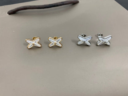 {
  "Resenly Jewelry": "Resenly Jewelry",
  "JEUX DE WHITE MOP SILVER DIAMOND EARRINGS": "JEUX DE ホワイトMOP シルバーダイヤモンドピアス"
}