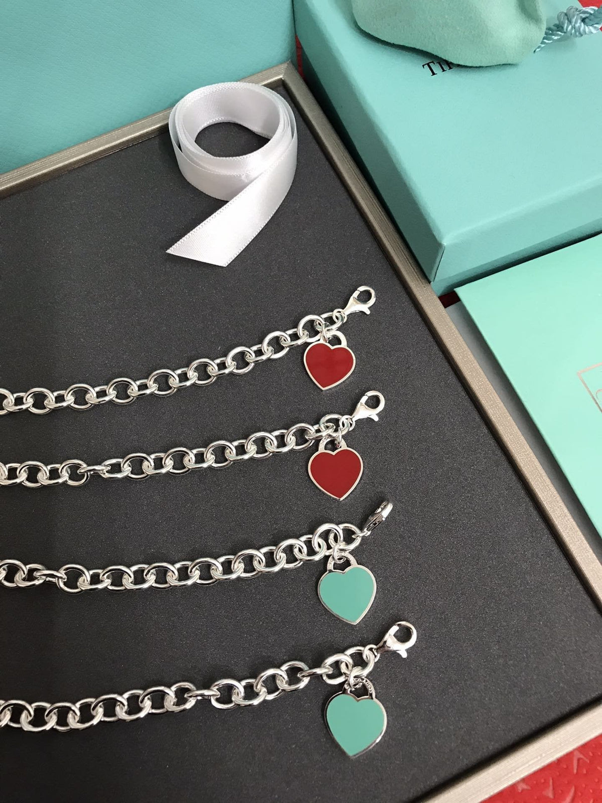{
  "Resenly Jewelry": "リズンリー ジュエリー",
  "HEART TAG BRACELET SILVER MEDIUM": "ハートタグ ブレスレット シルバー ミディアム"
}