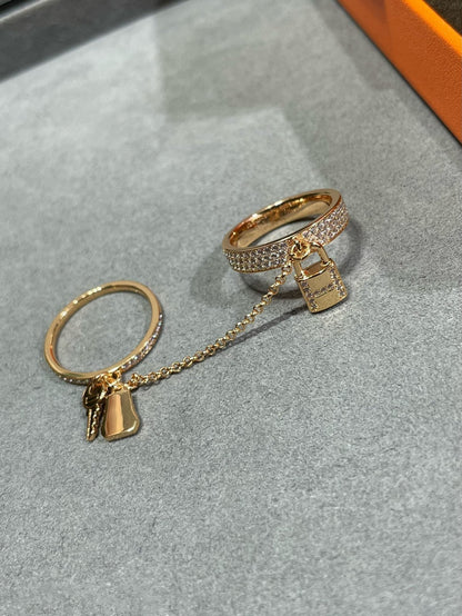 {"[Resenly Jewelry]HM KELLY CLOCHETTE DOUBLE RING IN  WITH DIAMONDS": "【Resenly Jewelry】HM ケリー クロシェット ダブルリング ダイヤモンド付き"}