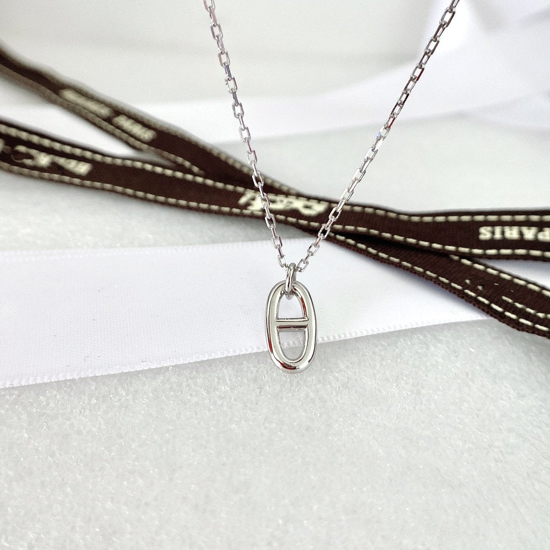 {
  "Resenly Jewelry": "Resenly Jewelry",
  "HM PIG NOSE NECKLACE": "HM ピッグノーズ ネックレス"
}
