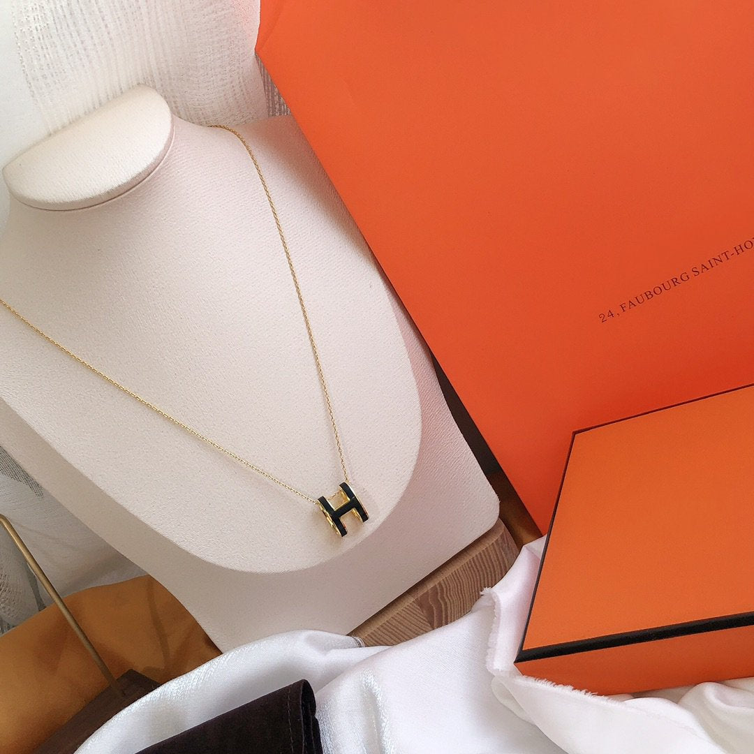 [Resenly Jewelry]HM CLIC BLACK ENAMEL GOLD NECKLACE