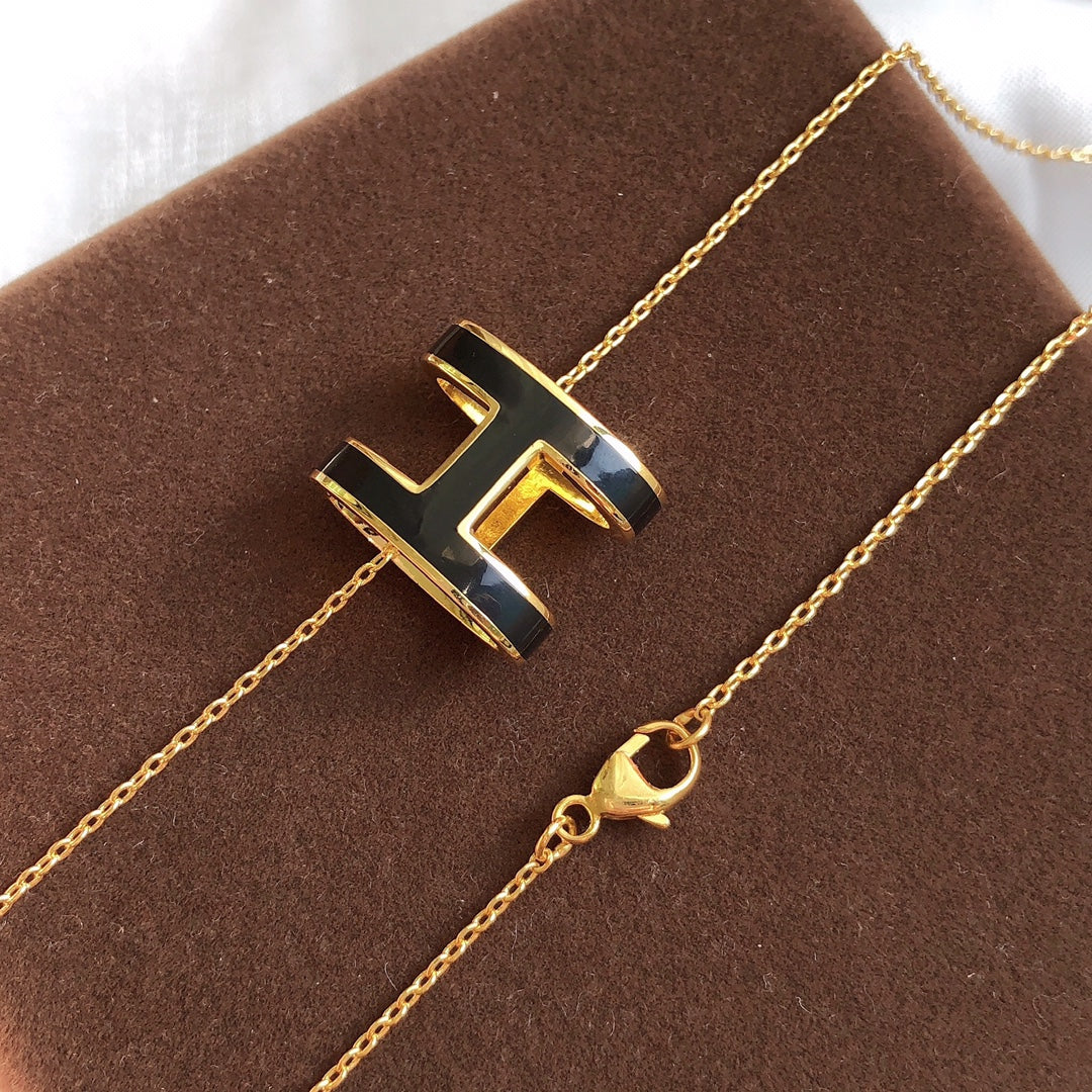 [Resenly Jewelry]HM CLIC BLACK ENAMEL GOLD NECKLACE