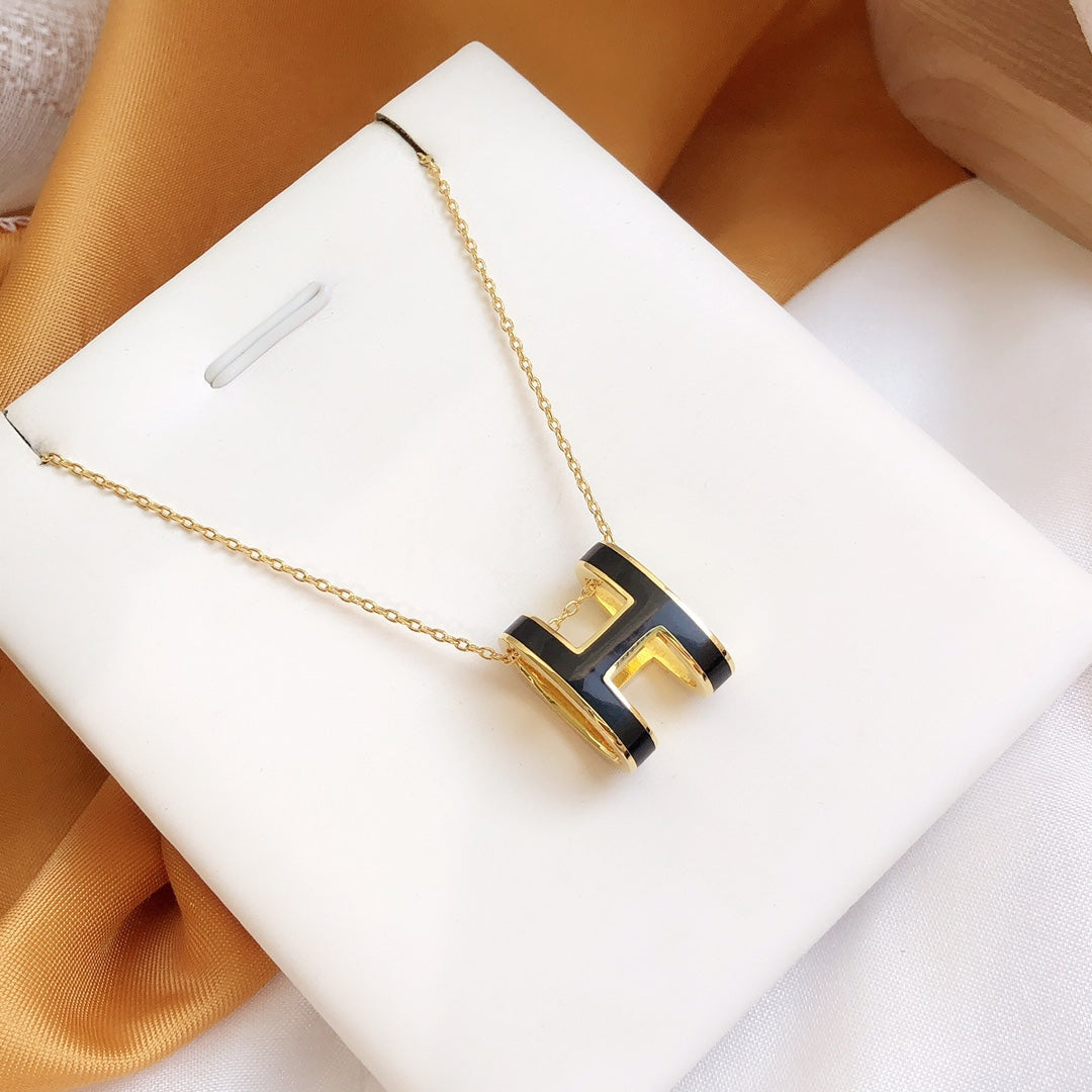 [Resenly Jewelry]HM CLIC BLACK ENAMEL GOLD NECKLACE