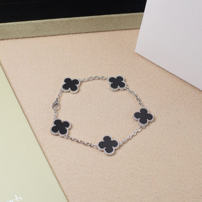 {
  "Resenly Jewelry": "Resenly Jewelry",
  "CLOVER 5 MOTIF ONYXS BRACELET COLLECTION": "クローバー 5モチーフ オニキス ブレスレット コレクション"
}