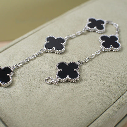 {
  "Resenly Jewelry": "Resenly Jewelry",
  "CLOVER 5 MOTIF ONYXS BRACELET COLLECTION": "クローバー 5モチーフ オニキス ブレスレット コレクション"
}