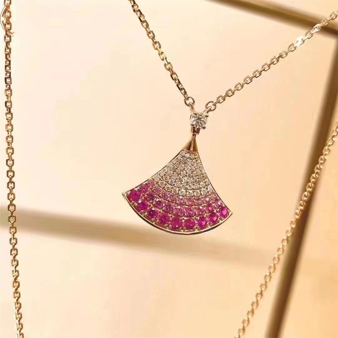{
  "Resenly Jewelry": "レゼンリー・ジュエリー",
  "DREAM NECKLACE PINK GOLD PINK DIAMOND": "ドリームネックレス ピンクゴールド ピンクダイヤモンド"
}