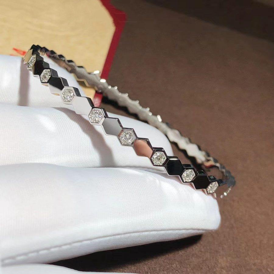 {
  "Resenly Jewelry": "Resenly Jewelry",
  "BEE LOVE SILVER DIAMOND BRACELET": "BEE LOVE シルバー ダイヤモンドブレスレット"
}
