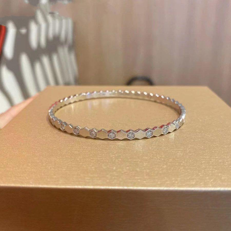 {
  "Resenly Jewelry": "Resenly Jewelry",
  "BEE LOVE SILVER DIAMOND BRACELET": "BEE LOVE シルバー ダイヤモンドブレスレット"
}