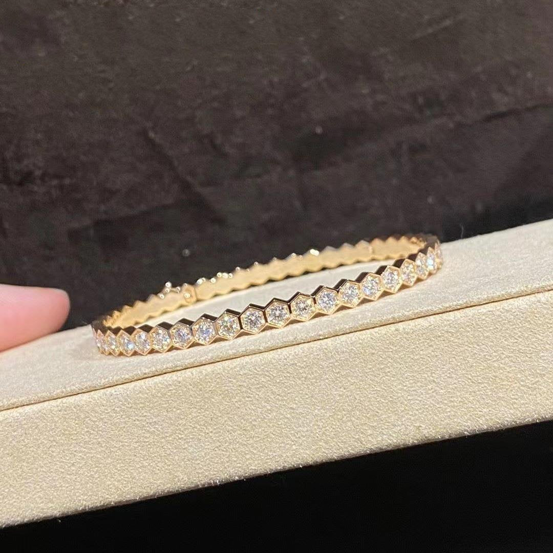 {
  "Resenly Jewelry": "Resenly Jewelry",
  "BEE LOVE GOLD BRACELET FULL DIAMOND": "BEE LOVE ゴールドブレスレット フルダイヤモンド"
}