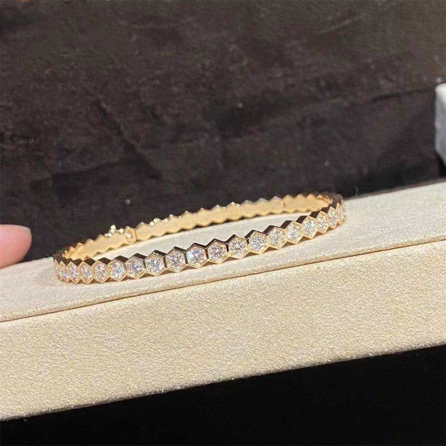 {
  "Resenly Jewelry": "Resenly Jewelry",
  "BEE LOVE GOLD BRACELET FULL DIAMOND": "BEE LOVE ゴールドブレスレット フルダイヤモンド"
}