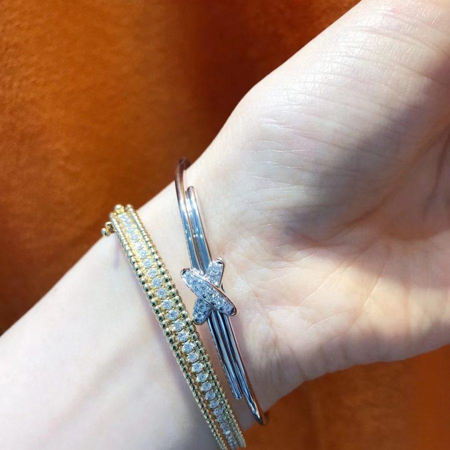 {
  "Resenly Jewelry": "Resenly Jewelry",
  "JEUX DE BRACELET SILVER DIAMONDS": "JEUX DE ブレスレット シルバーダイヤモンド"
}