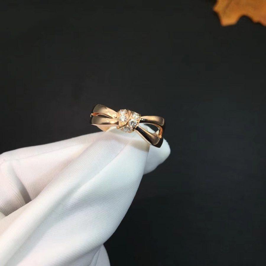 {
  "Resenly Jewelry": "リゼンリー・ジュエリー",
  "LIENS RING PINK GOLD DIAMOND": "リアン リング ピンクゴールド ダイヤモンド"
}