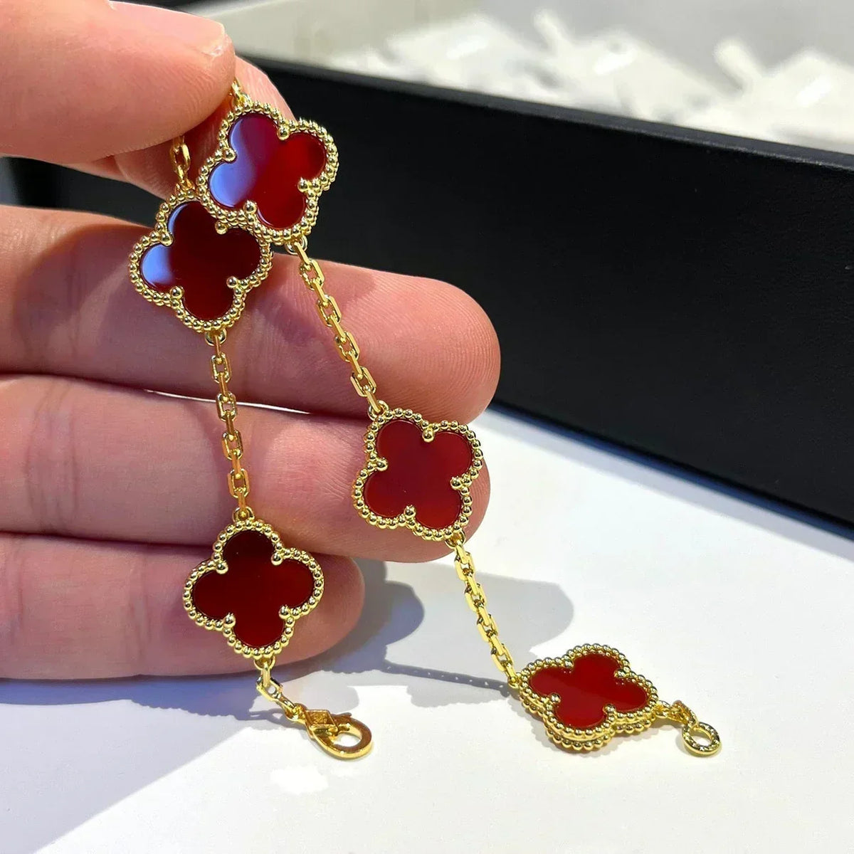 [Resenly Jewelry] CLOVER 5 MOTIF RED CORNELIAN BRACELET COLLECTION