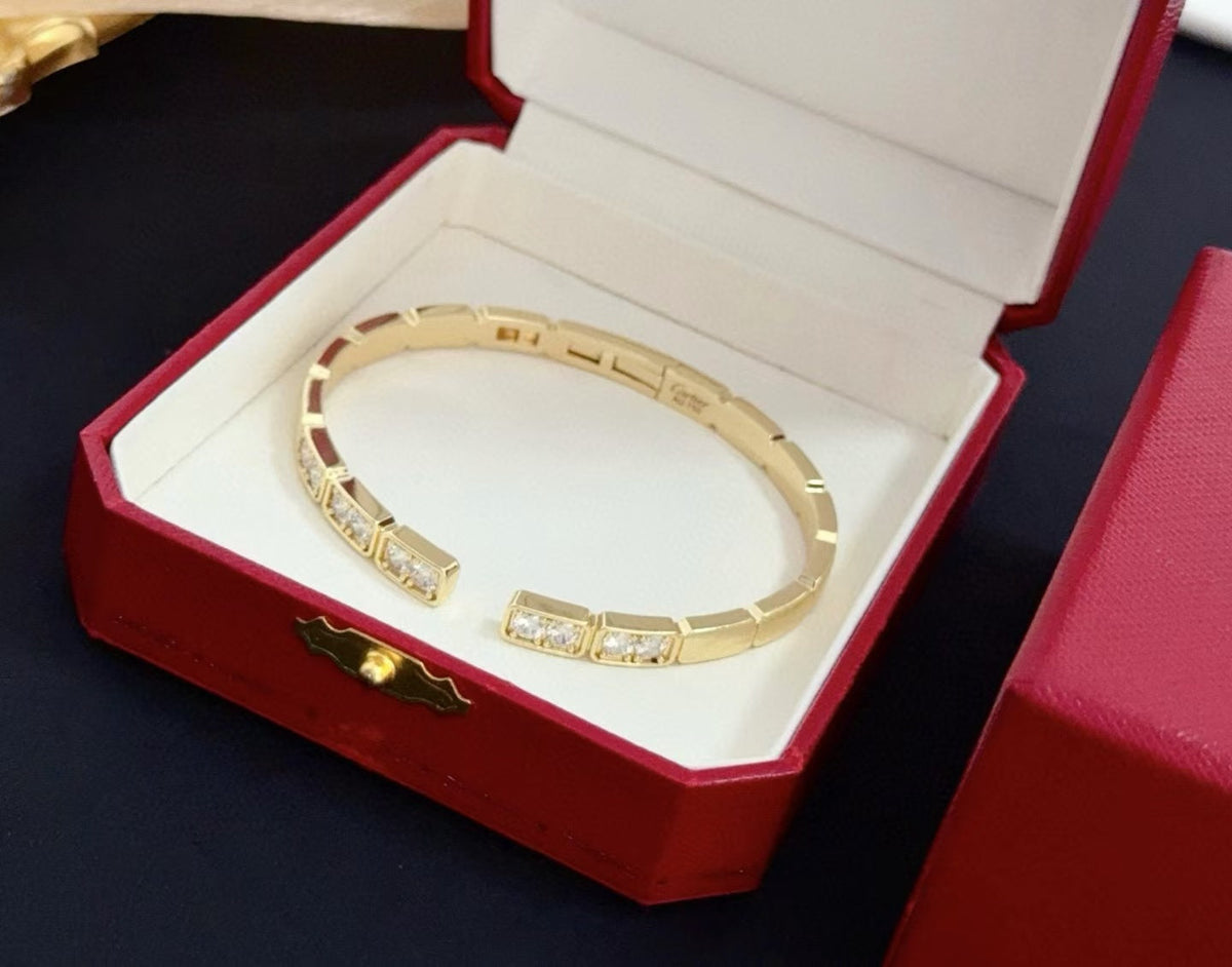 {
  "Resenly Jewelry": "レゼンリー・ジュエリー",
  "LOVE DIAMOND OPEN BRACELET": "ラブ ダイヤモンド オープン ブレスレット"
}