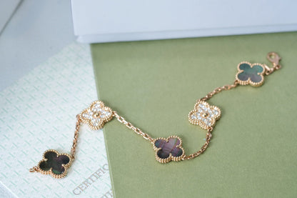 [Resenly Jewelry] CLOVER 5 MOTIF GRAY MOP BRACELET COLLECTION