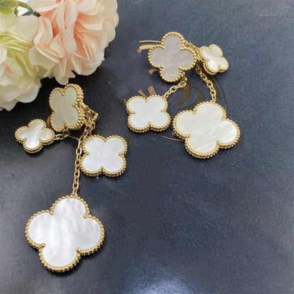 {
  "Resenly Jewelry": "Resenly Jewelry",
  "CLOVER EARRINGS WHITE MOP 4 MOTIFS GOLD": "クローバーピアス ホワイトMOP 4モチーフ ゴールド"
}