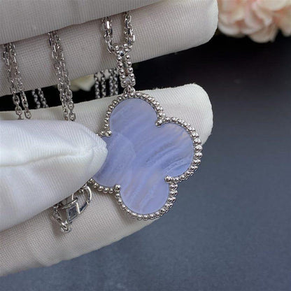 {"[Resenly Jewelry]CLOVER SILVER CHALCEDONY BIG CLOVER NECKLACE": "[Resenly Jewelry] クローバー シルバー カルセドニー ビッグクローバーネックレス"}
