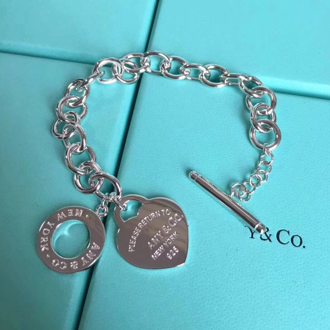 {
"Resenly Jewelry": "Resenly Jewelry",
"LOVE HEART PIN BUCKLE RETURN TO TIF SILVER BRACELET": "リターントゥティファニー ラブハート ピンバックル シルバーブレスレット"
}