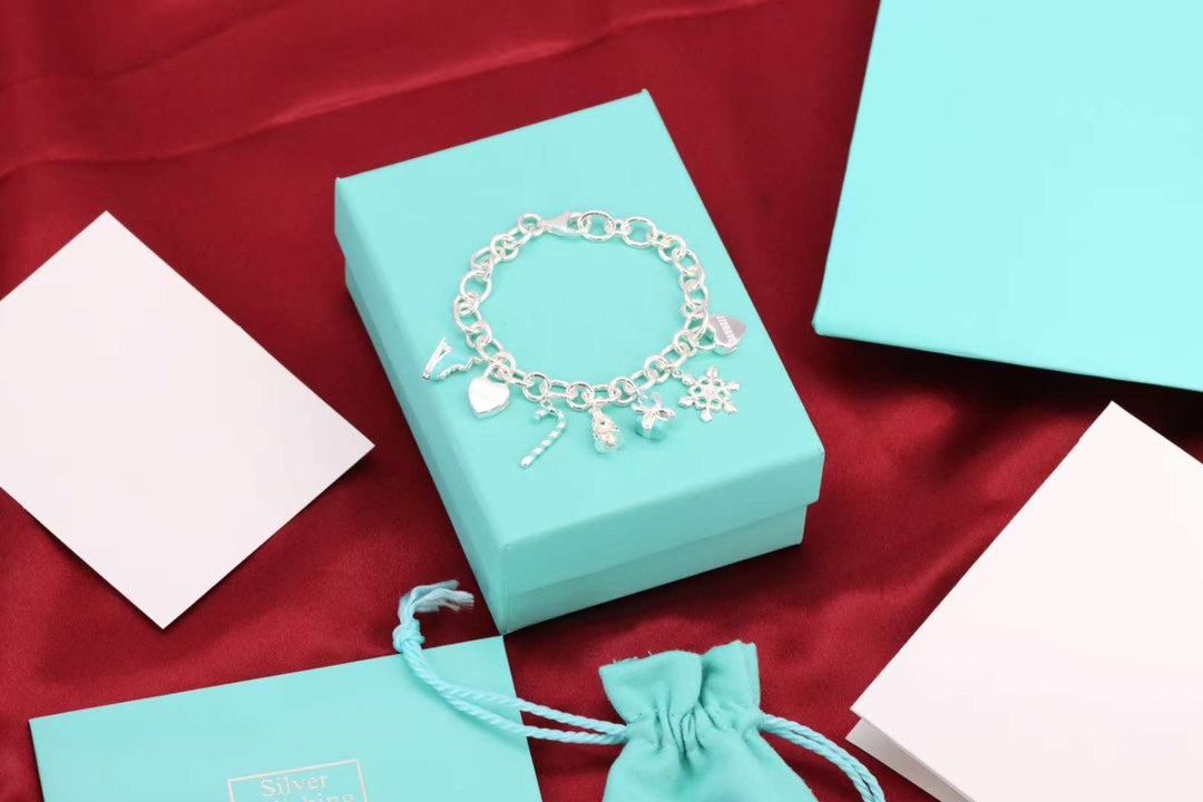 {
  "Resenly Jewelry": "Resenly Jewelry",
  "CHRISTMAS SILVER BRACELET": "クリスマス・シルバーブレスレット"
}