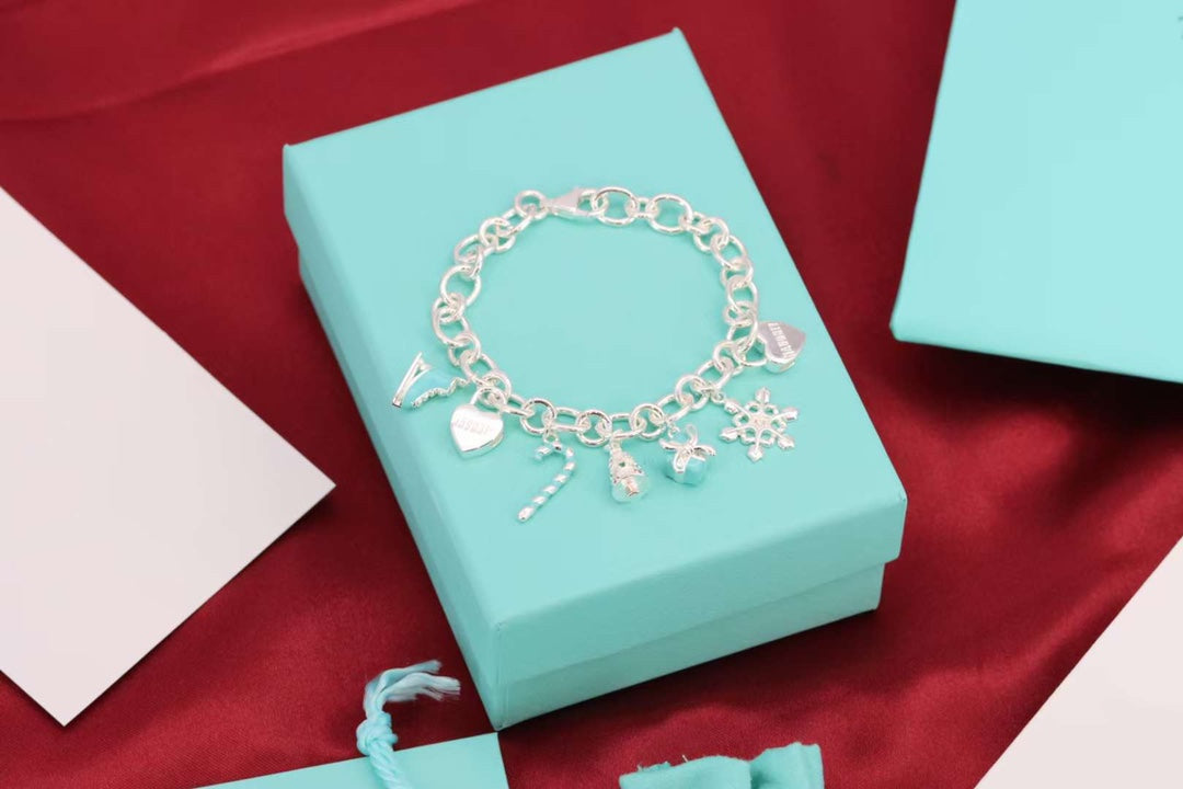 {
  "Resenly Jewelry": "Resenly Jewelry",
  "CHRISTMAS SILVER BRACELET": "クリスマス・シルバーブレスレット"
}