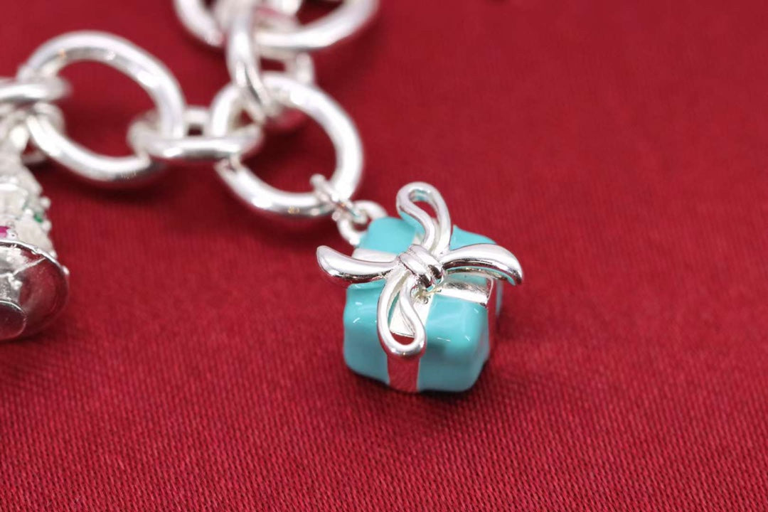 {
  "Resenly Jewelry": "Resenly Jewelry",
  "CHRISTMAS SILVER BRACELET": "クリスマス・シルバーブレスレット"
}