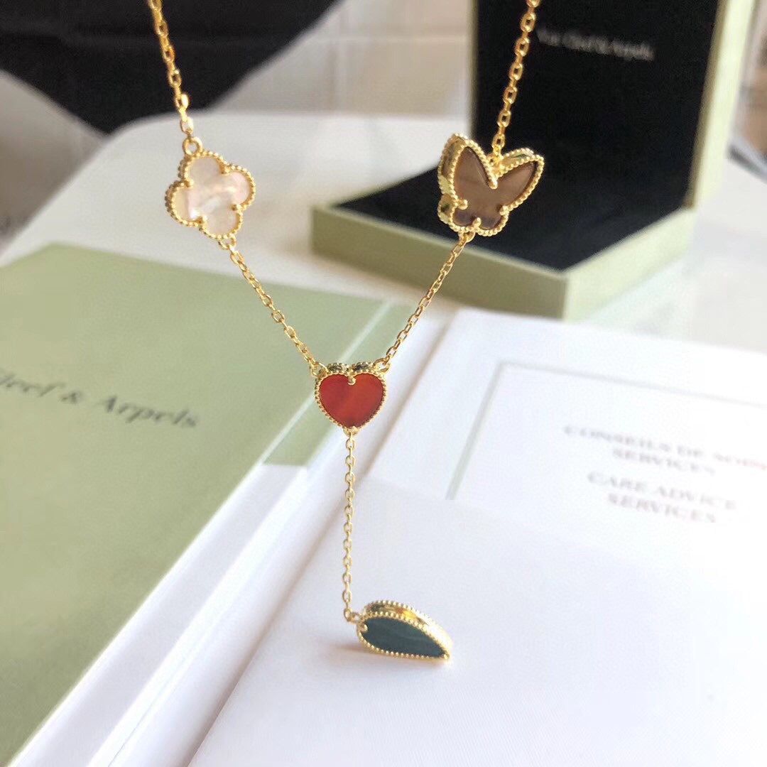 {
  "Resenly Jewelry": "Resenly Jewelry",
  "LUCKY SPRING 4 MOTIFS ROSE GOLD NECKLACE": "LUCKY SPRING 4モチーフ ローズゴールド ネックレス"
}