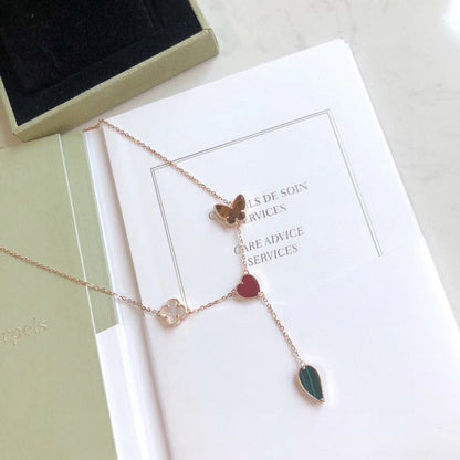 {
  "Resenly Jewelry": "Resenly Jewelry",
  "LUCKY SPRING 4 MOTIFS ROSE GOLD NECKLACE": "LUCKY SPRING 4モチーフ ローズゴールド ネックレス"
}