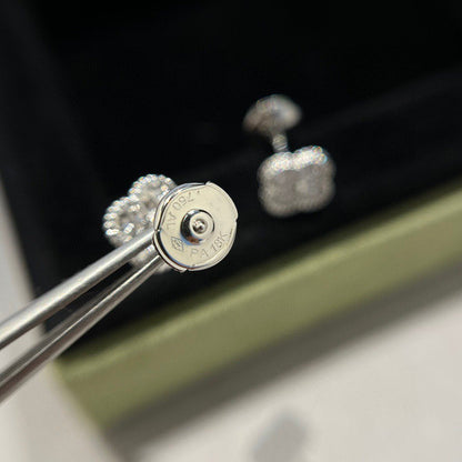 [Resenly Jewelry] クローバー ミニ ダイヤモンド スタッドピアス