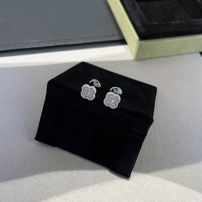 [Resenly Jewelry] クローバー ミニ ダイヤモンド スタッドピアス