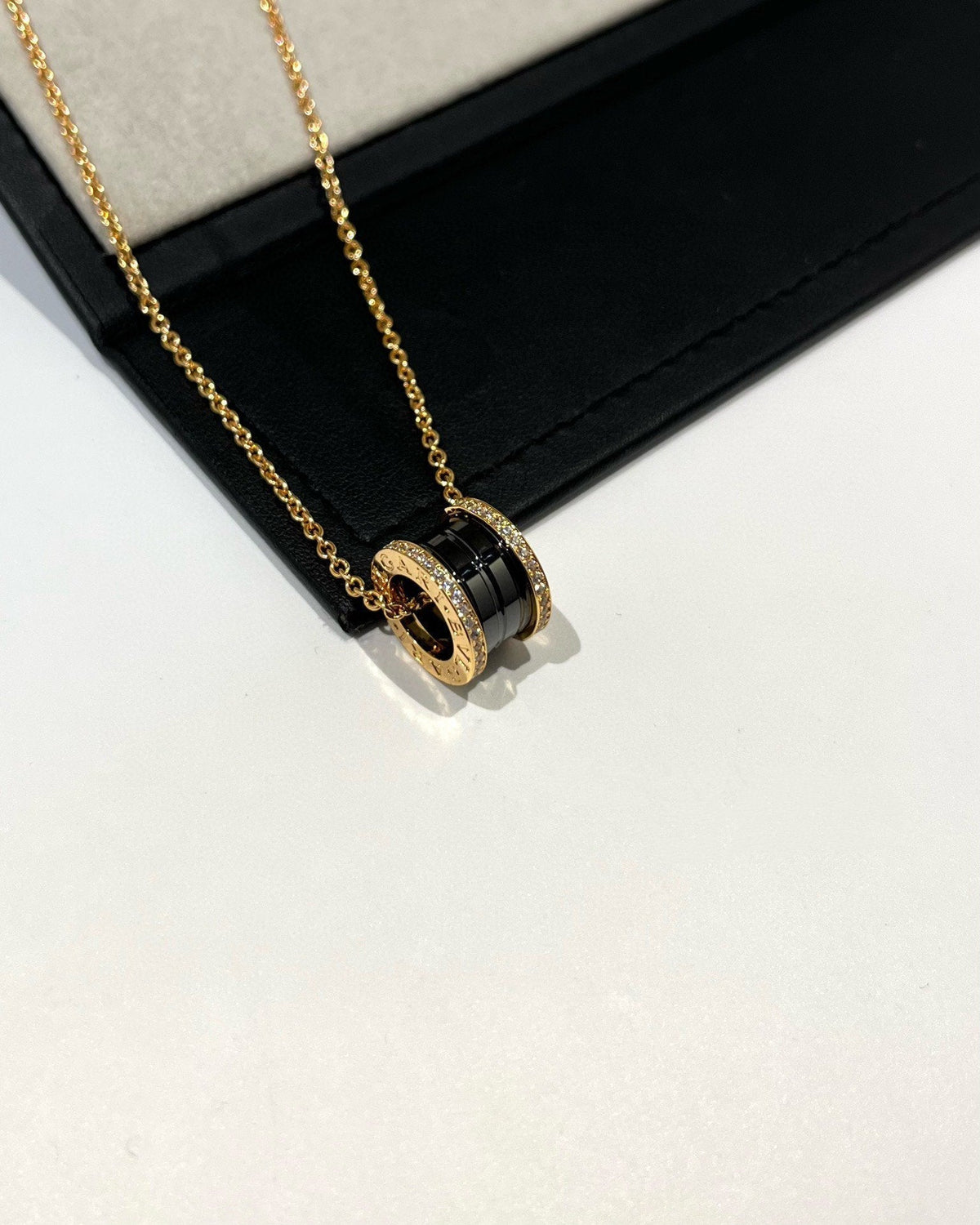 [Resenly Jewelry]ZERO 1 BLACK CERAMIC DIAMOND PINK GOLD NECKLACE